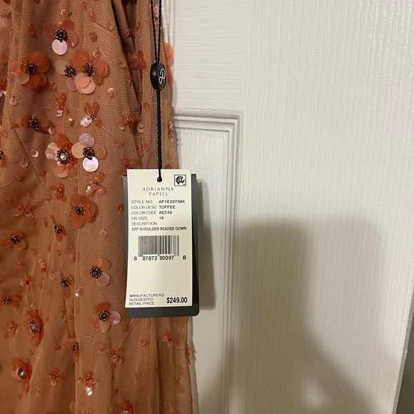 Adrianna Papell off shoulder beaded gown - Picture 6 of 11